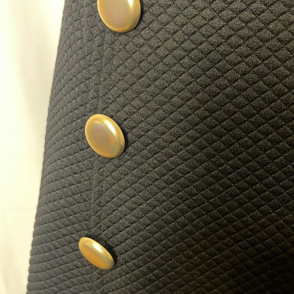 NWT Kensie retro style mini-skirt; quilted knit pattern with sailor buttons L - Picture 2 of 8